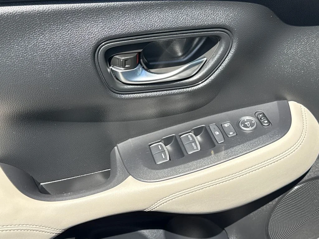 Used 2024 Gray Honda EX-L image 23
