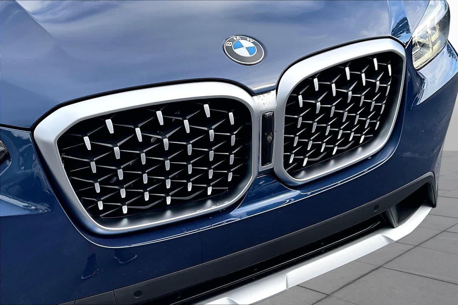 Certified Used 2025 Phytonic Blue Metallic BMW xDrive30i image 30