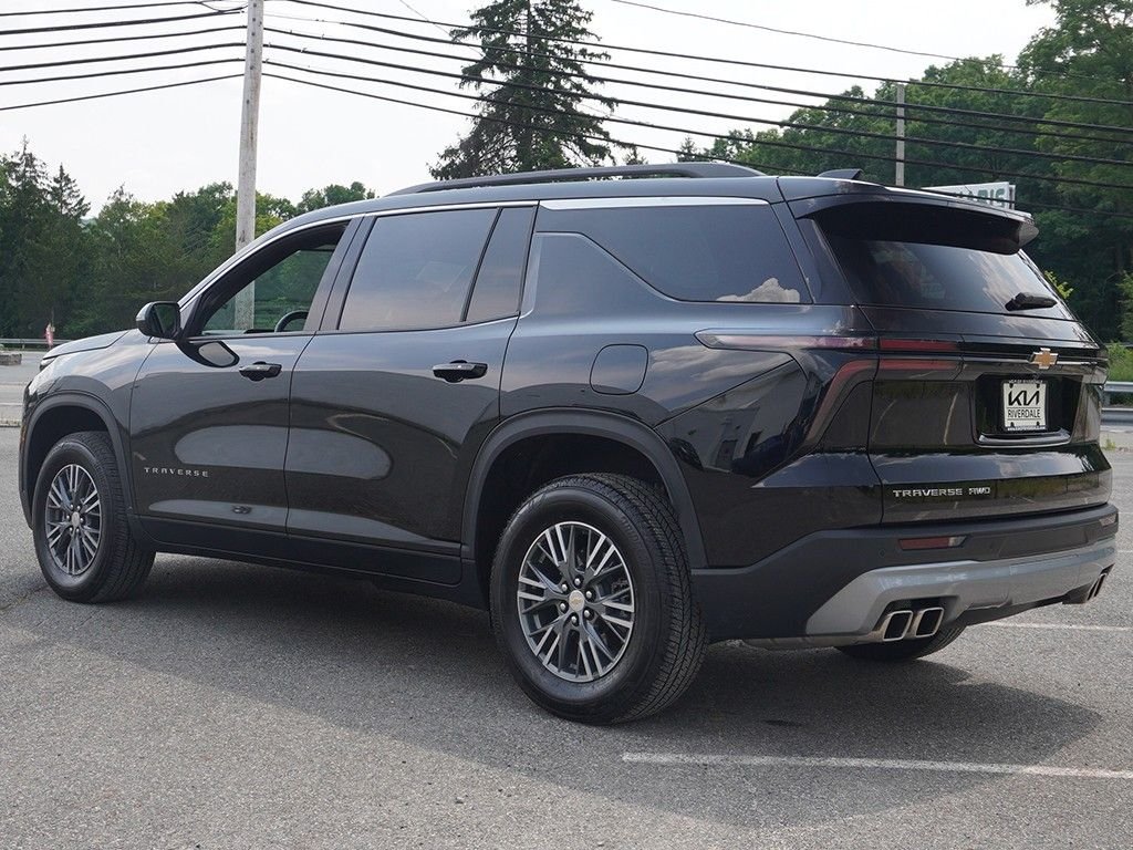 Used 2025 Black Chevrolet LT image 13