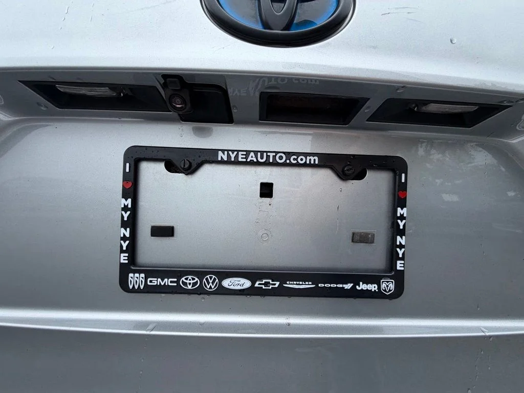 Used 2021 Silver Toyota XLE image 45