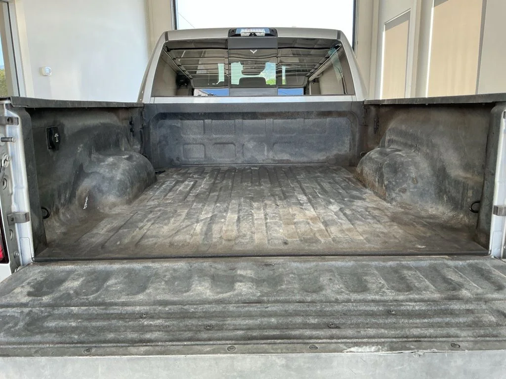 Used 2024 Billet Silver Metallic Clearcoat Ram Laramie image 34