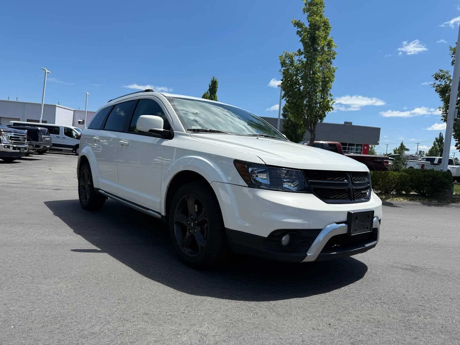 Used 2018 Vice White Dodge Crossroad image 4
