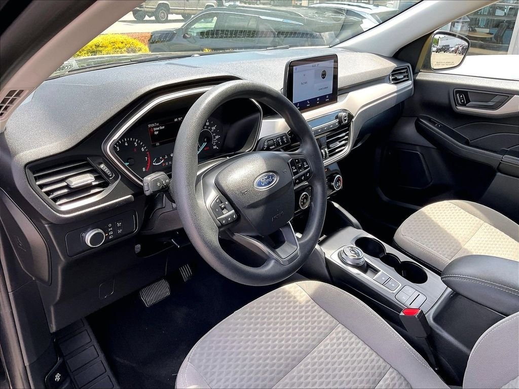 Used 2022 Black Ford SE image 8