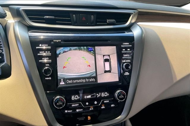 Used 2024 White Nissan Platinum image 19