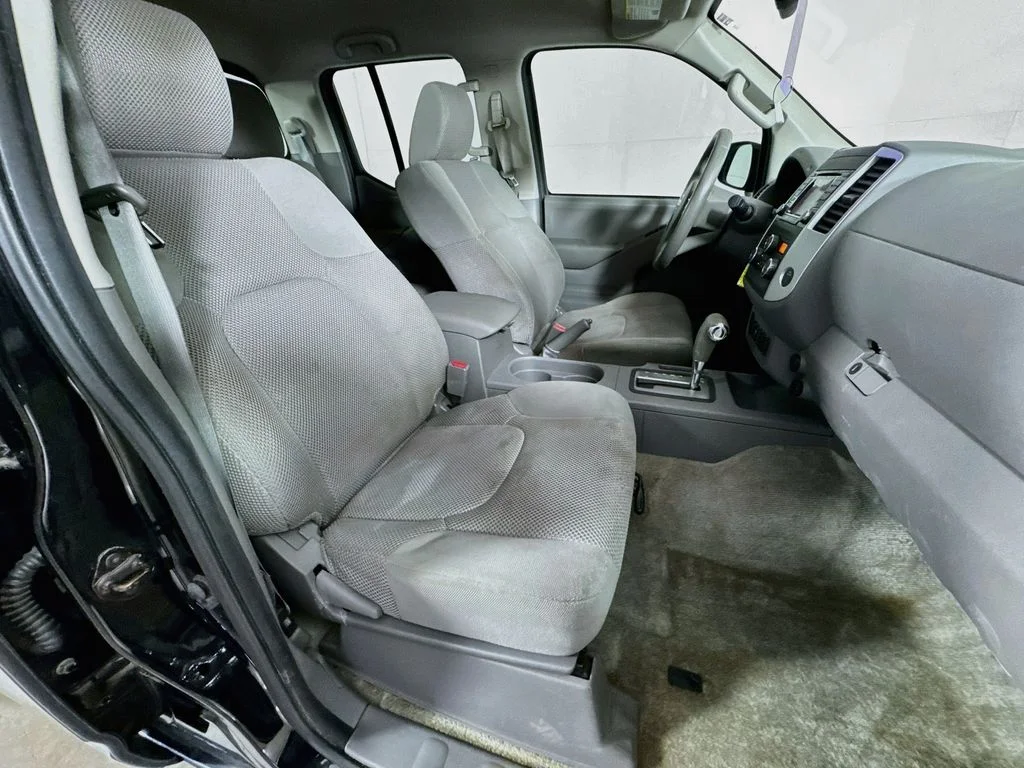 Used 2016 Black Nissan SV image 32