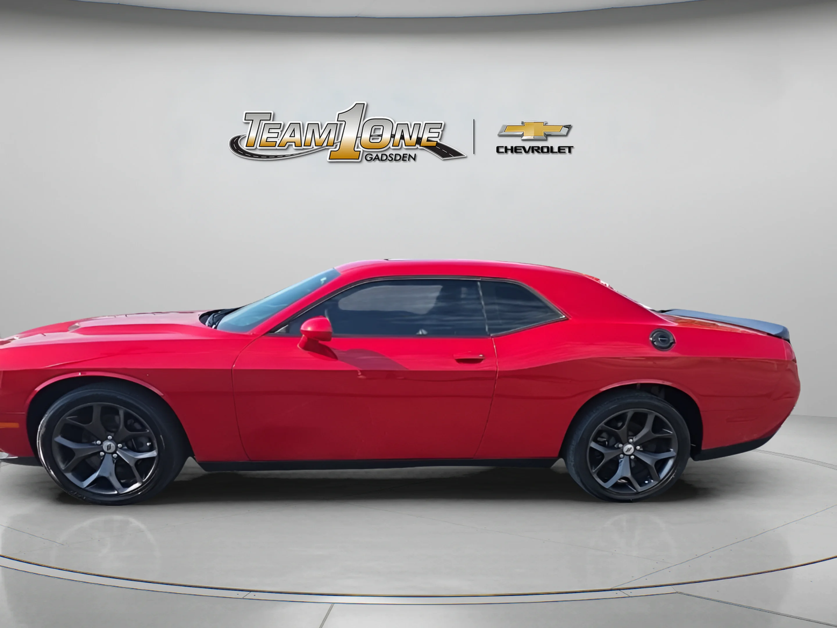 Used 2017 Red Dodge SXT Plus image 4
