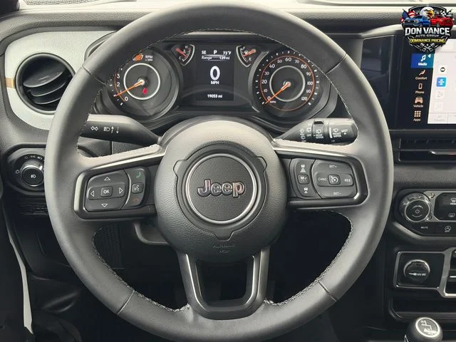 Used 2025 White Jeep Sport S image 14