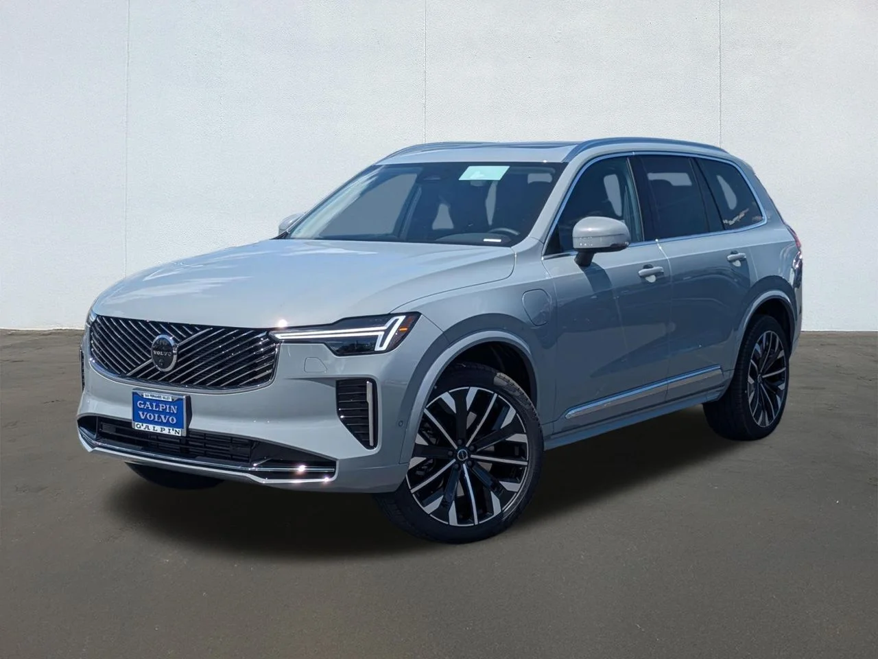 2026 Volvo XC90 T8 Recharge Plus Bright 7-Seat 4WD's photo