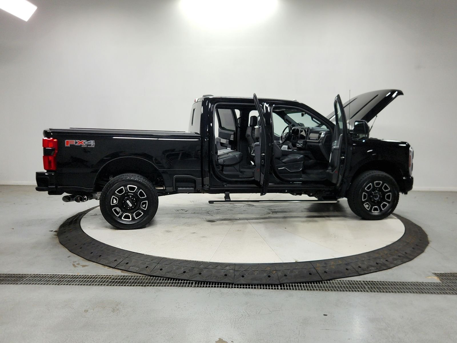 Used 2026 Agate Black Ford Platinum image 17