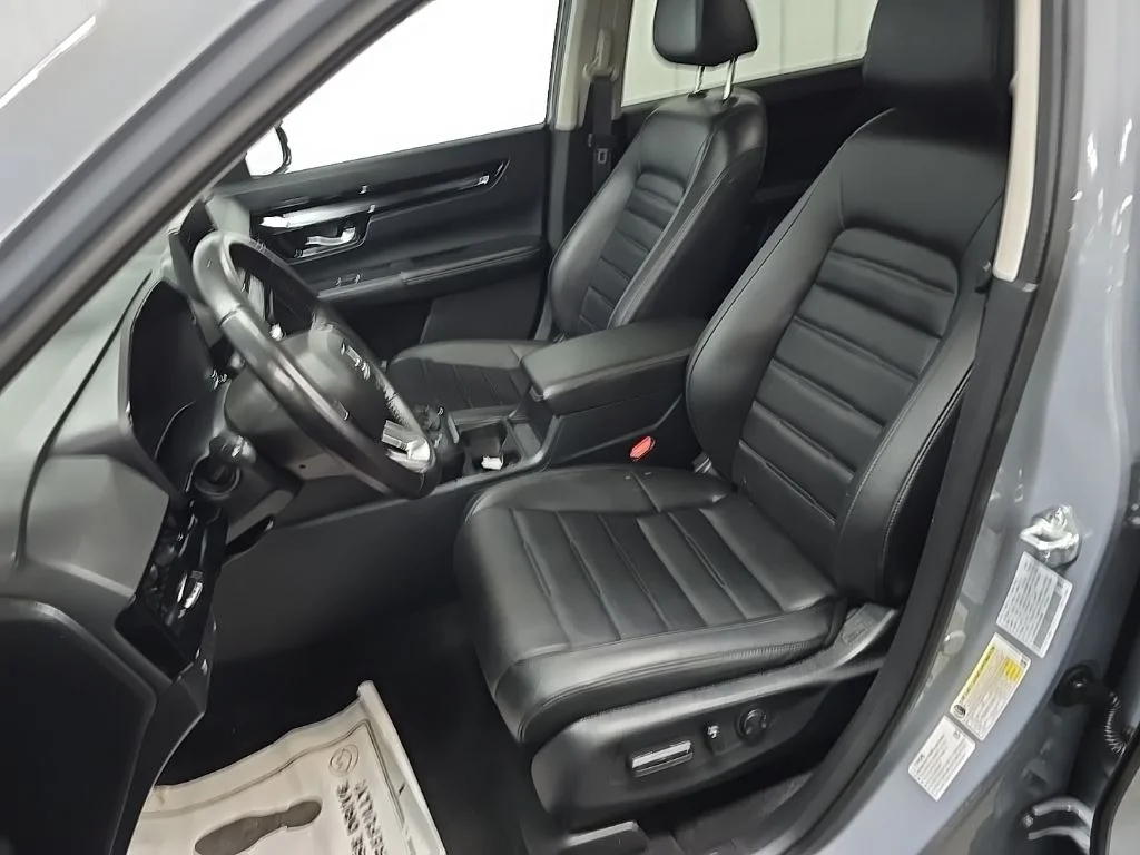 Used 2025  Honda EX-L image 30