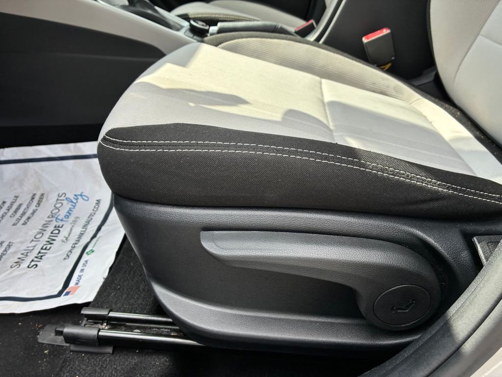 Certified Used 2025 Silver Hyundai SEL image 9