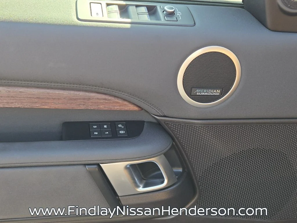 Used 2019  Land Rover HSE image 21