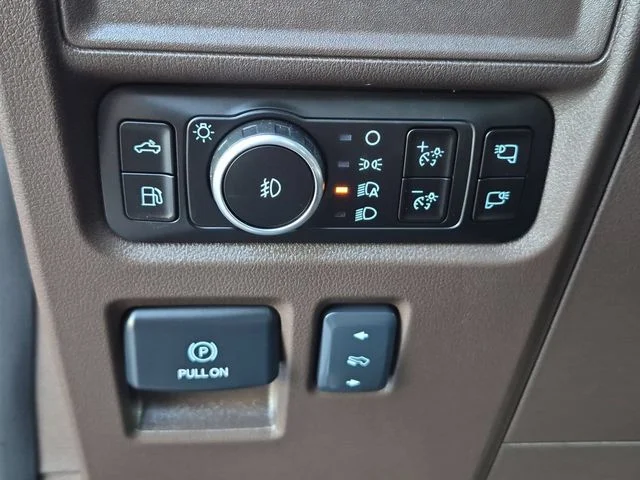 Used 2025 Red Ford King Ranch image 17