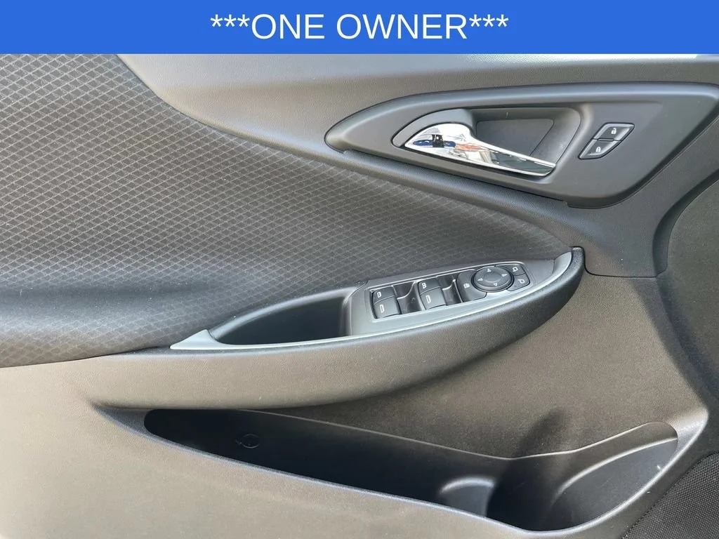 Used 2024 Sterling Gray Metallic Chevrolet 1LT image 18