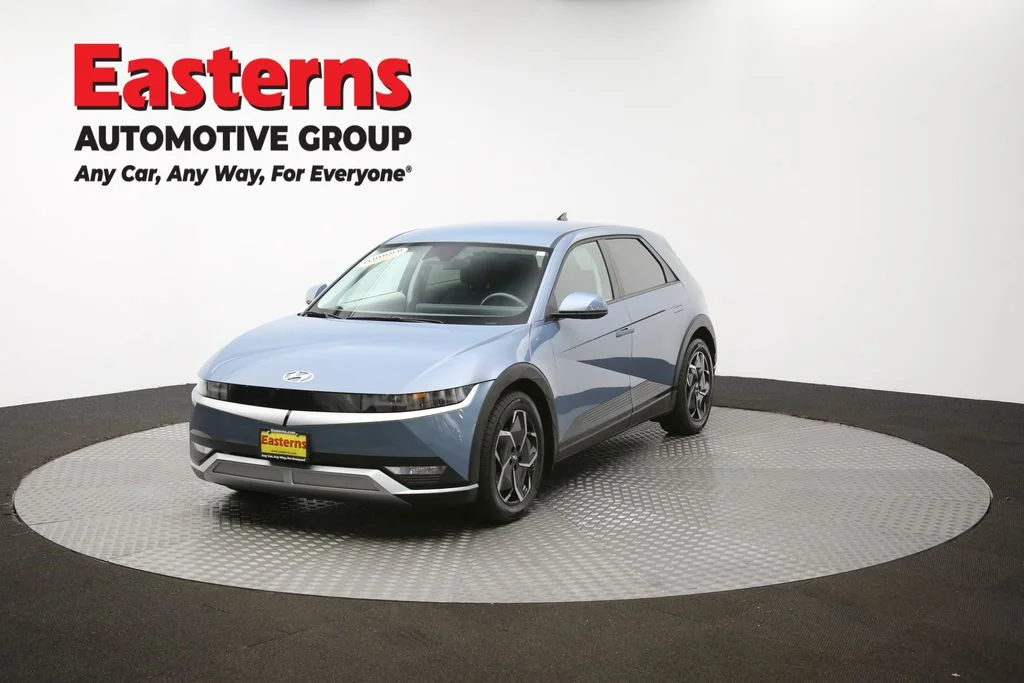 Used 2023 Blue Hyundai SE image 51