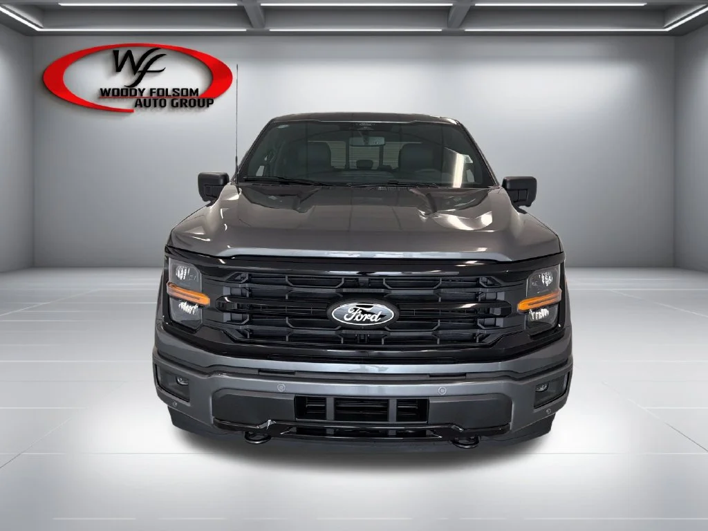New 2026 Carbonized Gray Metallic Ford XLT image 2
