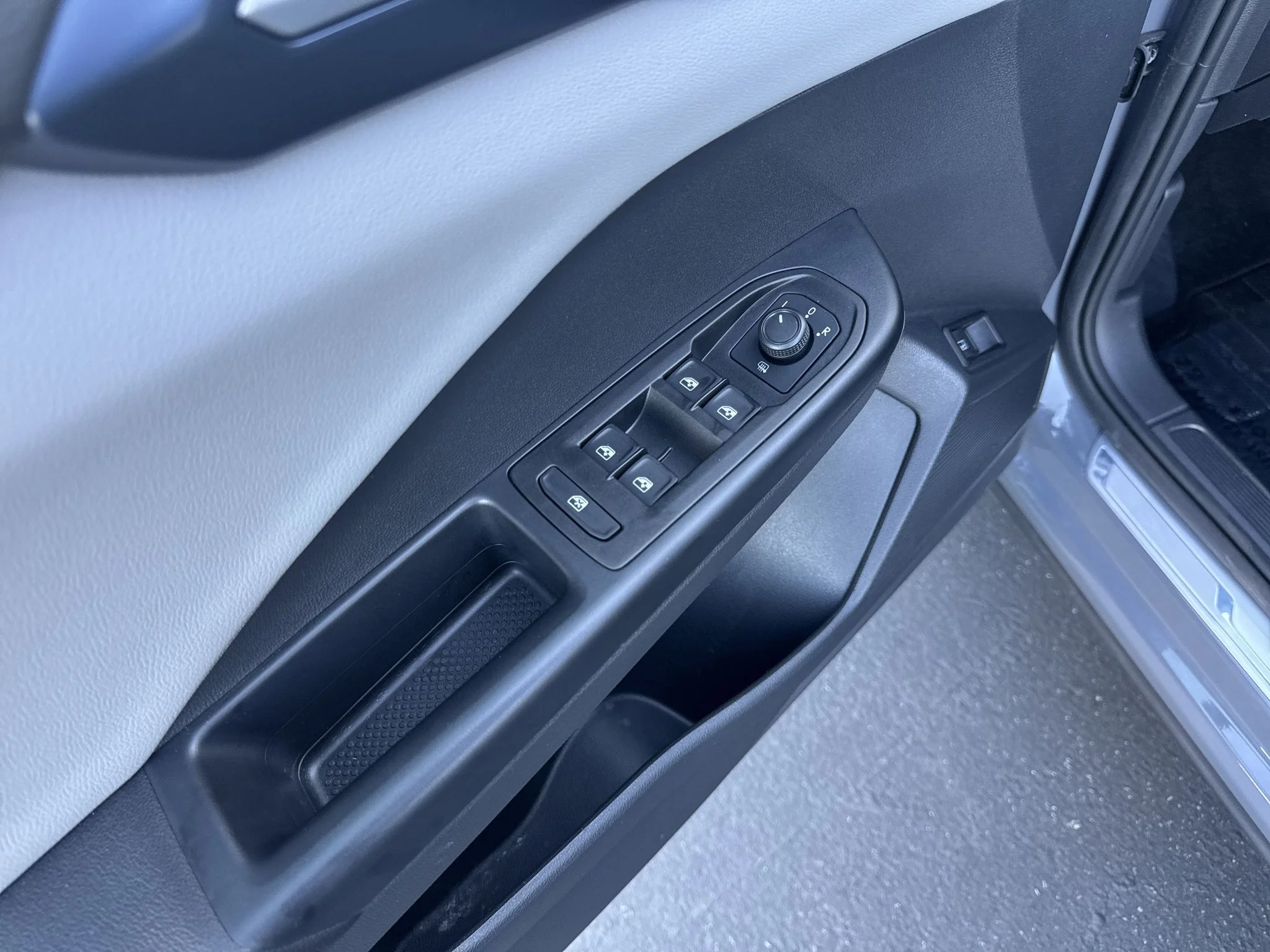 Used 2023 Pure Gray Volkswagen SE image 14