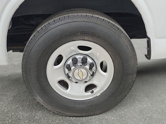 Used 2022 White Chevrolet LT image 29