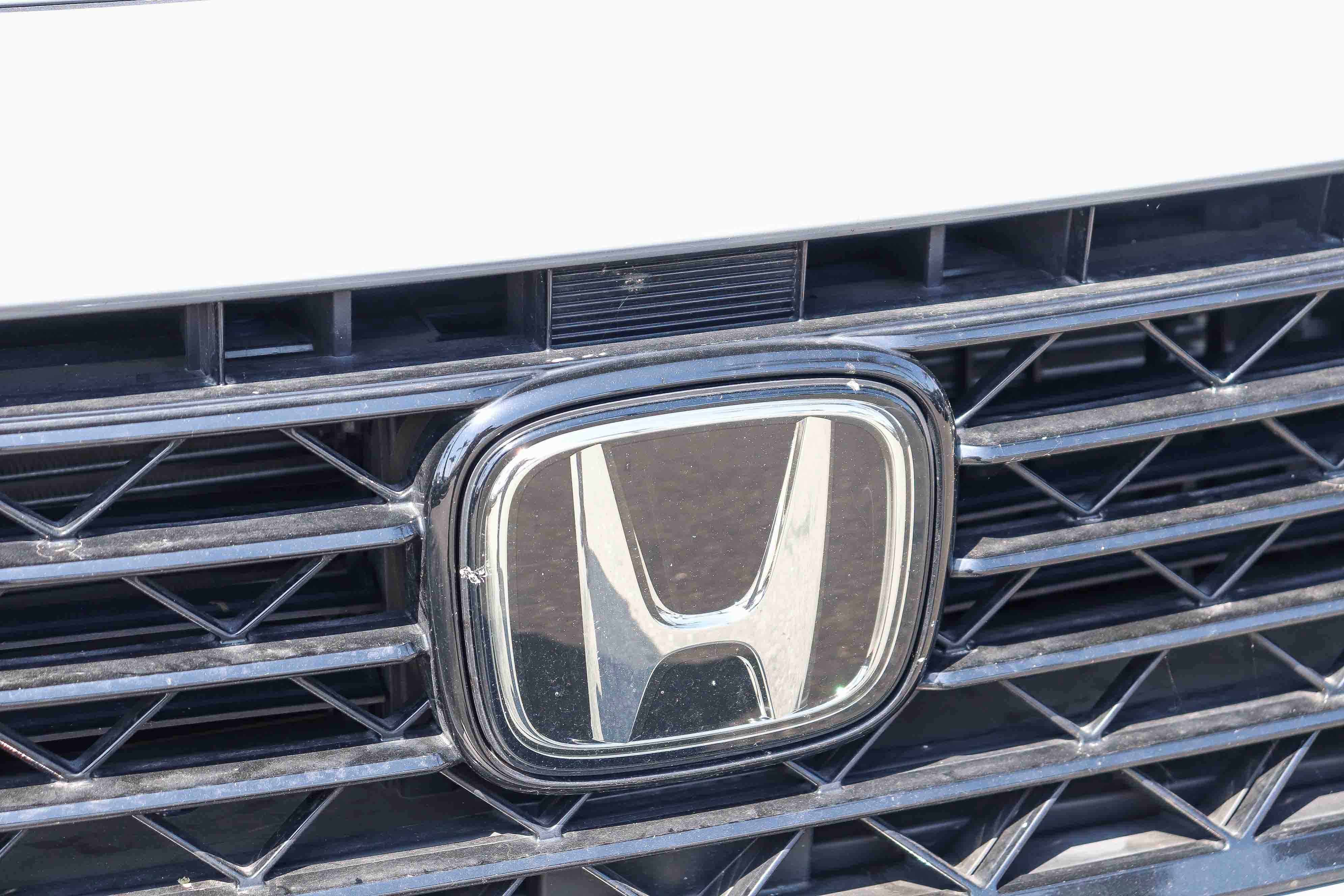 Certified Used 2023 Gray Honda EX-L image 4