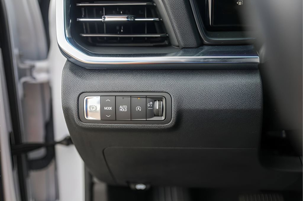 Used 2026 Summit White GMC Elevation image 17