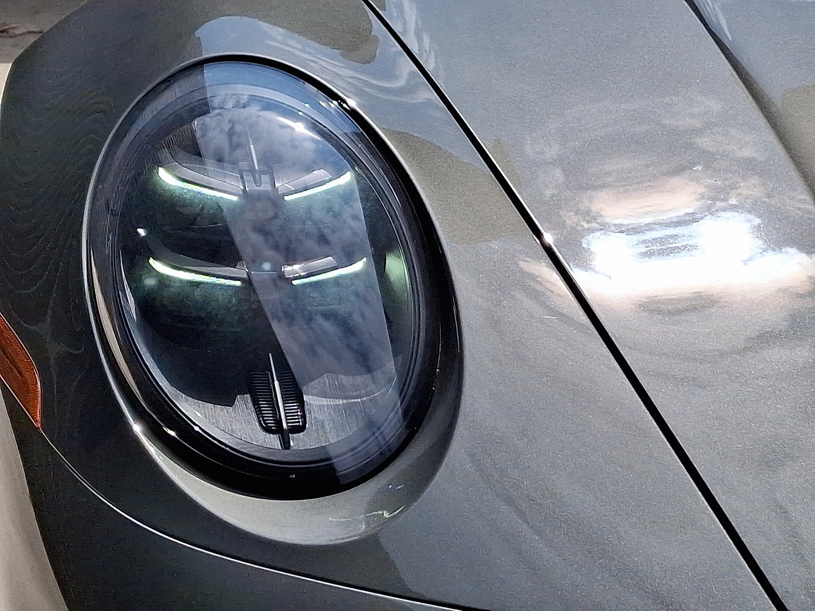 New 2026 Aventurine Green Metallic Porsche Carrera GTS image 11