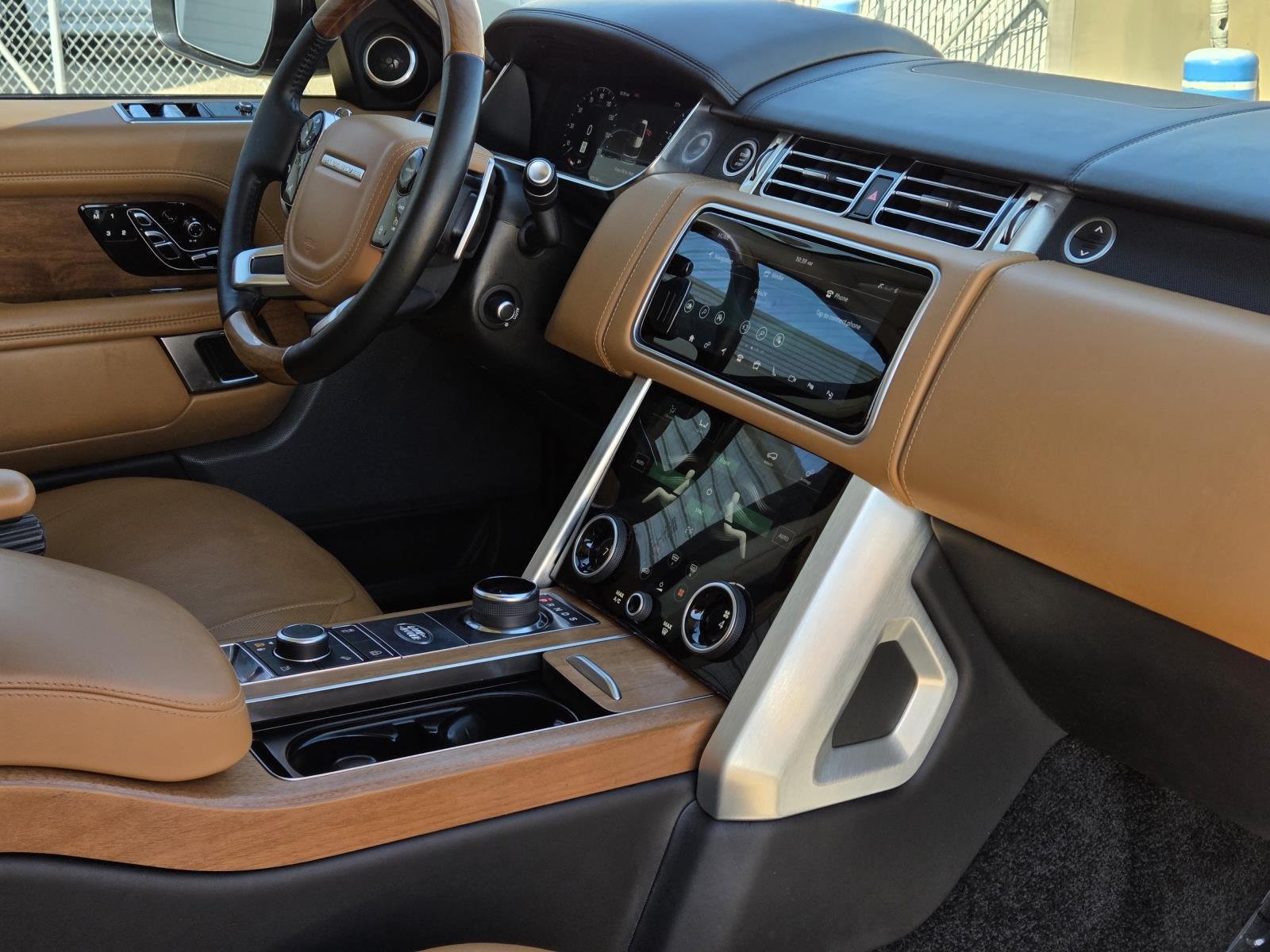 Used 2019 Silicon Silver Premium Metallic Land Rover Autobiography image 43