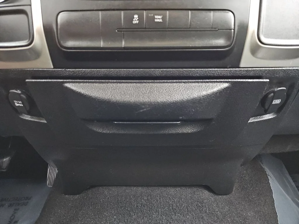 Used 2019 White Ram SLT image 29