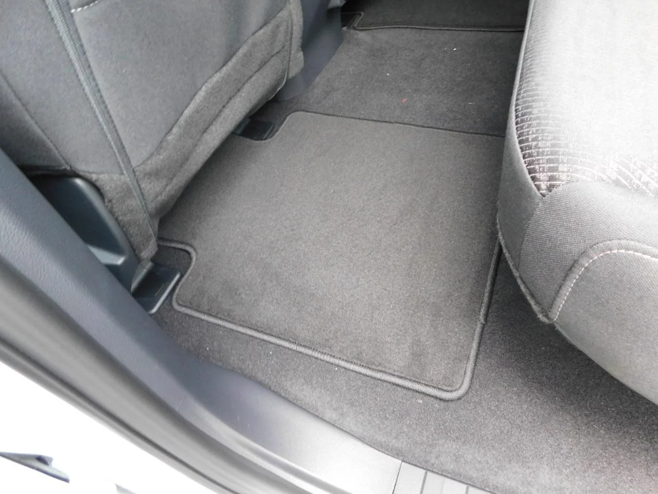 New 2026 Oxford White Ford XLT image 26