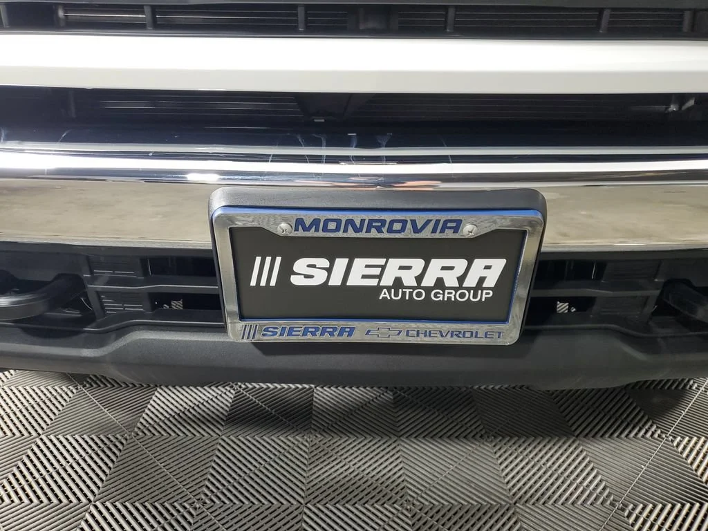 New 2026 Summit White Chevrolet Work Truck image 10