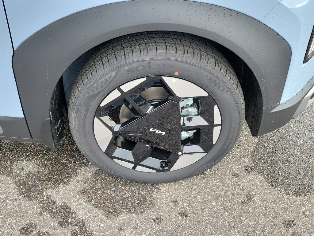New 2027 Pale Gray Kia S image 36