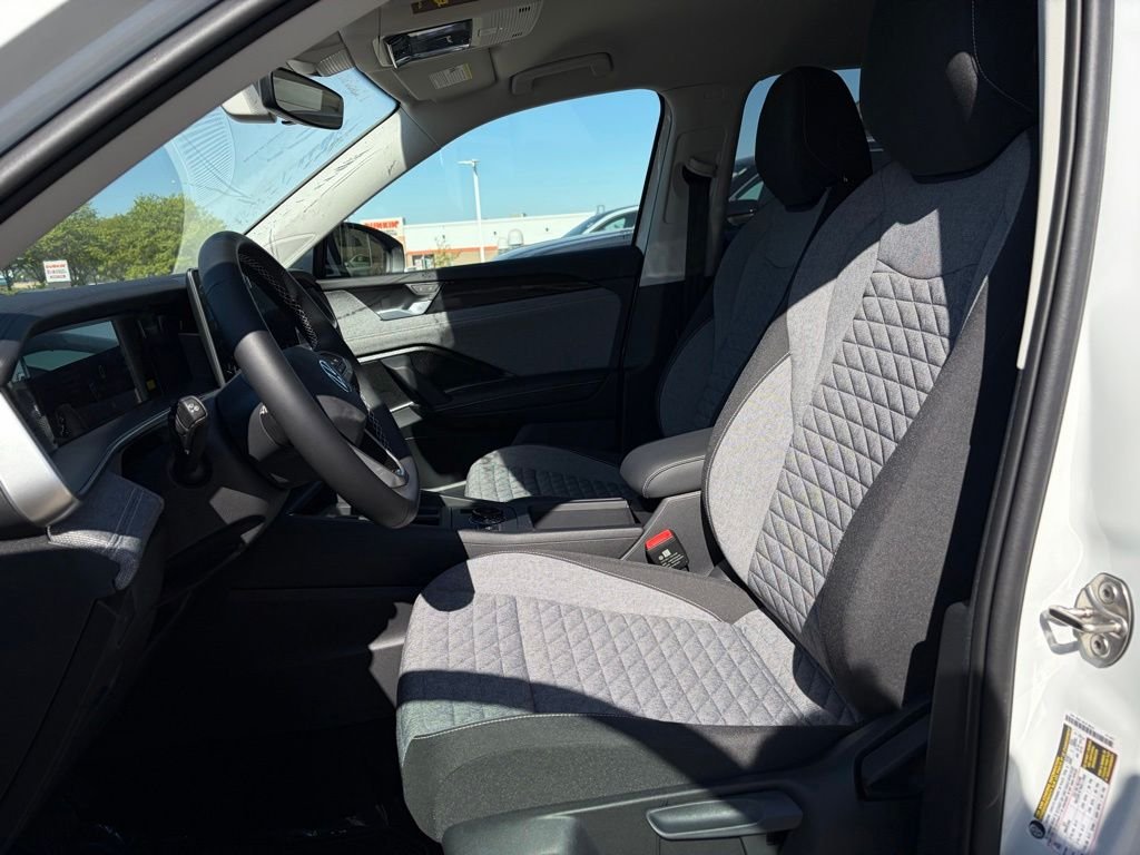 New 2026 Pure White Volkswagen 2.0T S image 11