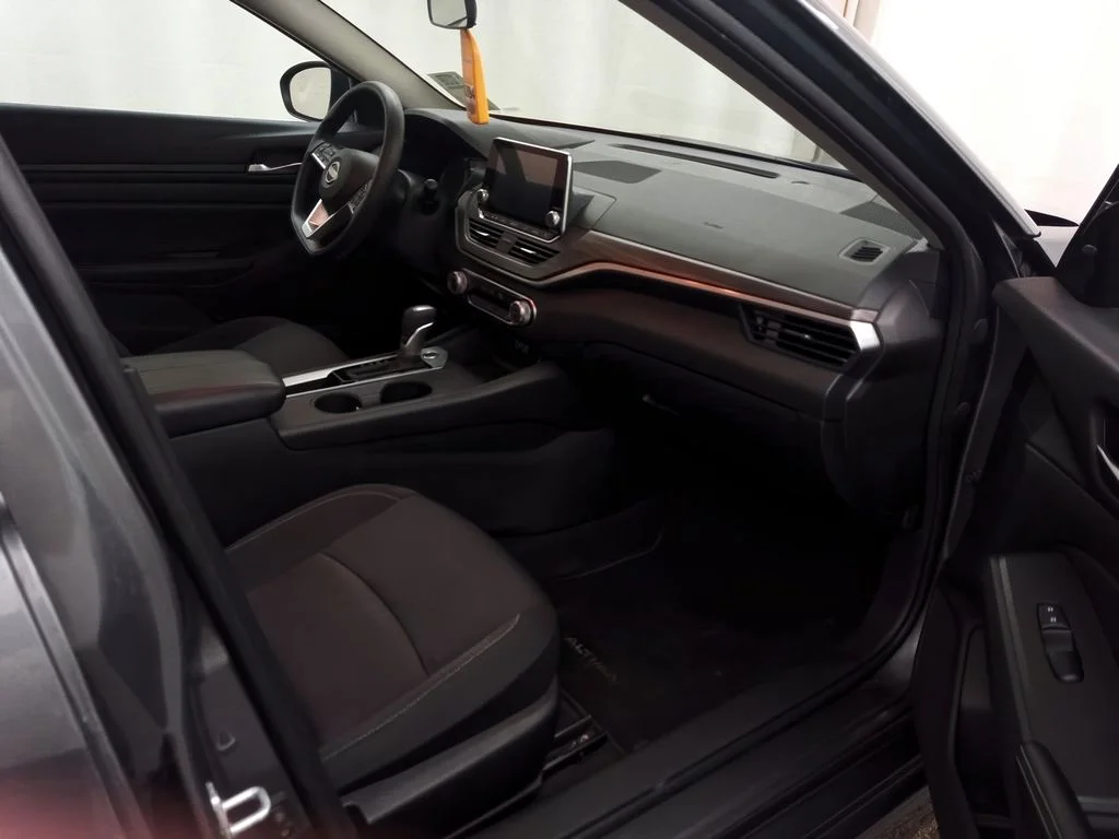 Used 2025 Gun Metallic Nissan SV image 10