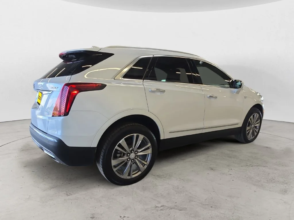 Used 2025 Crystal White Tricoat Cadillac Premium Luxury image 8