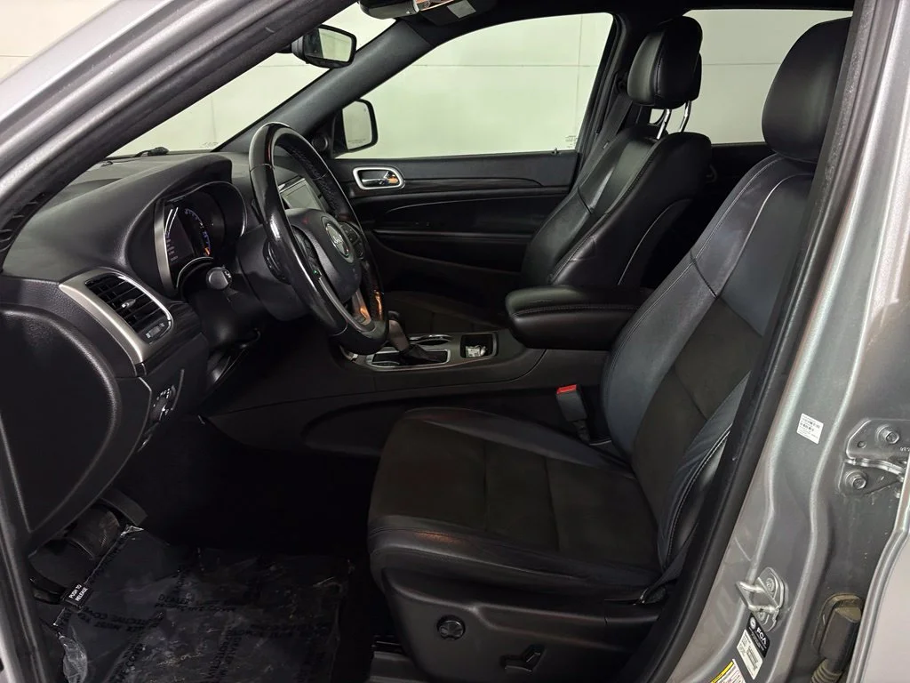 Used 2021 Silver Jeep Laredo X image 16