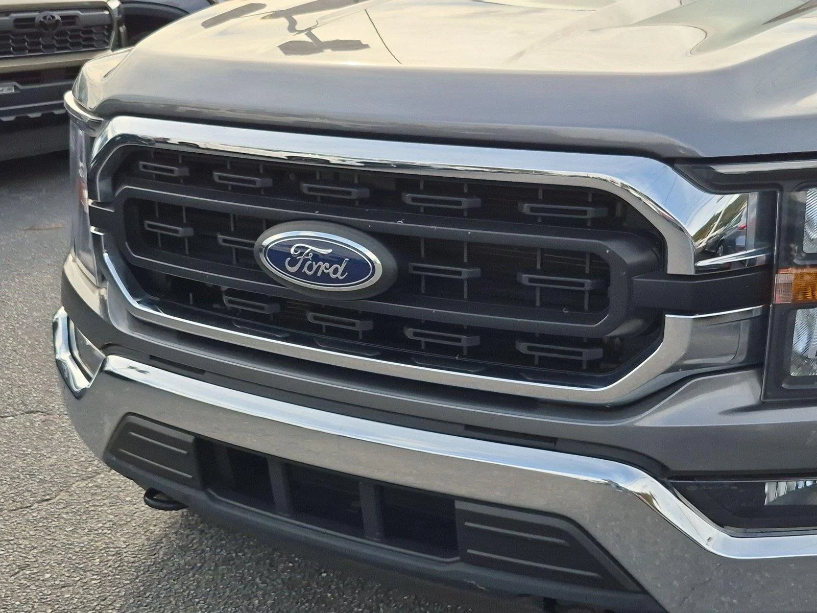 Used 2023 Carbonized Gray Metallic Ford XLT image 13