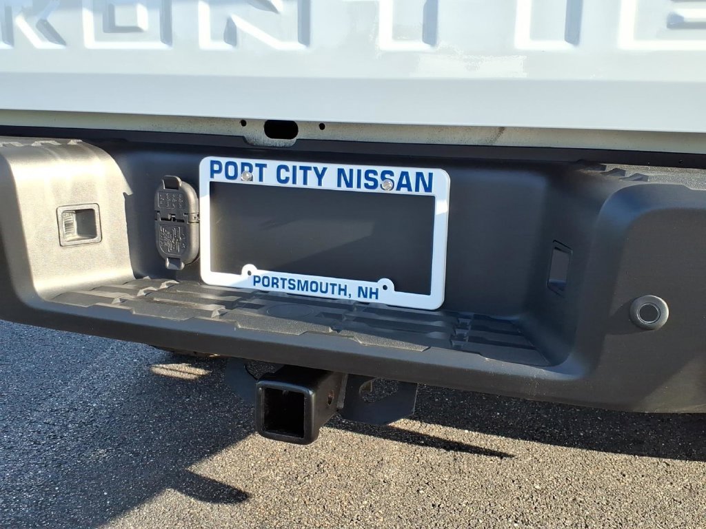 Used 2025 Glacier White Nissan S v6 w/intelligent cruise control & apple car play image 26