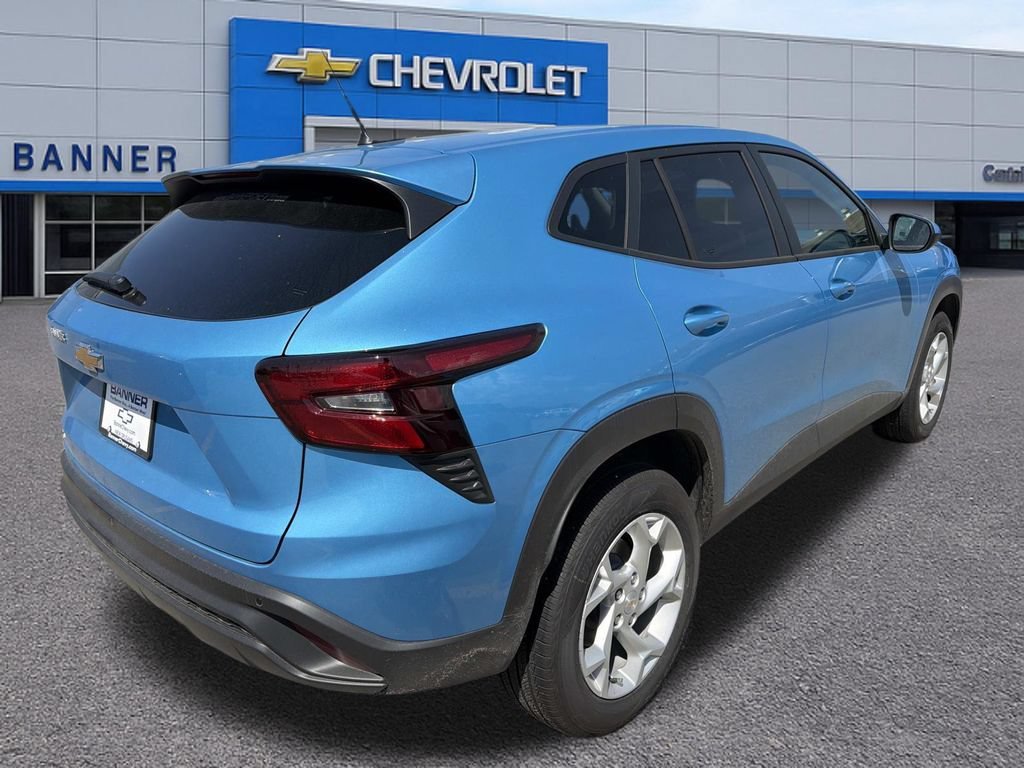 2026 Chevrolet Trax LS - Photo 8