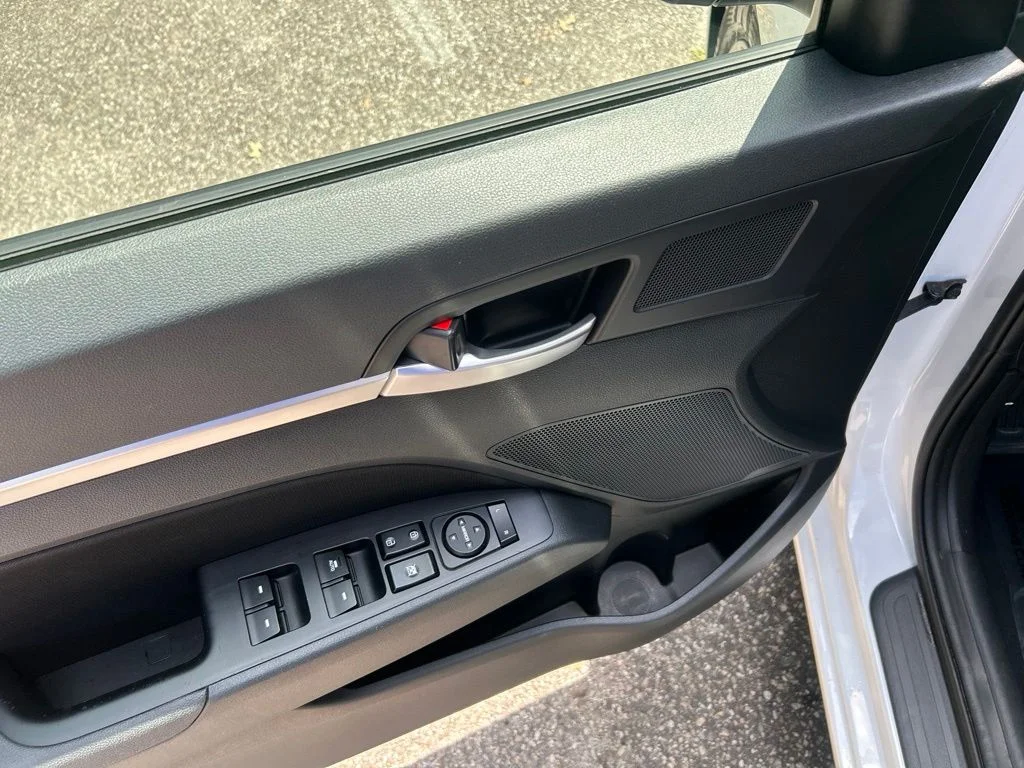 Used 2020 White Hyundai Value Edition image 14