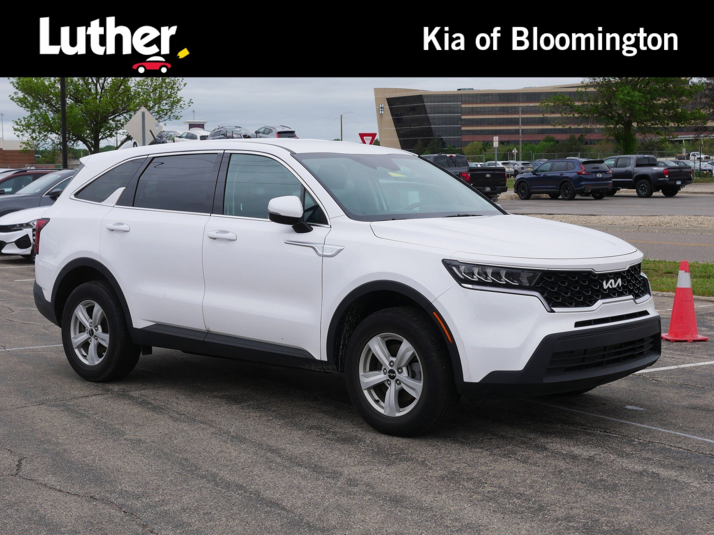2023 Kia Sorento LX AT 4WD's photo