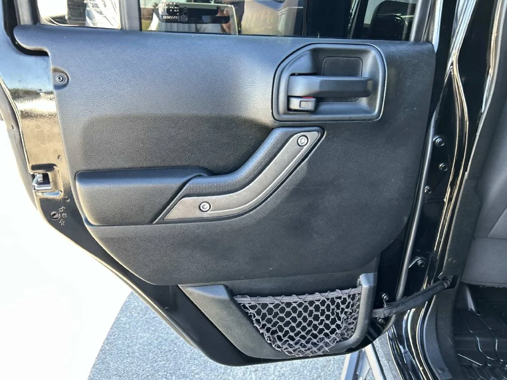 Used 2018 Black Jeep Unlimited Sport image 11