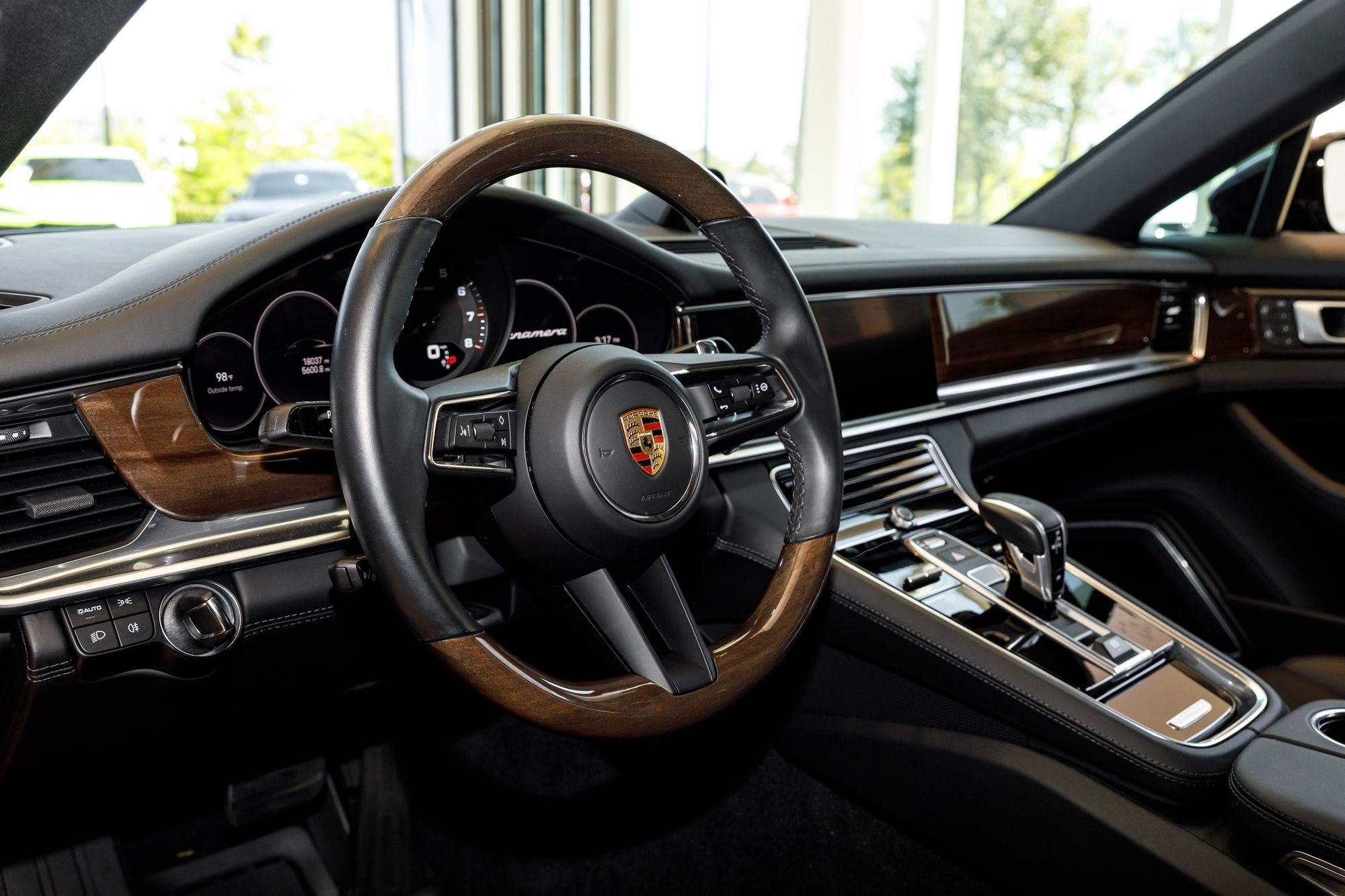 Used 2023 Black Porsche Platinum Edition image 27