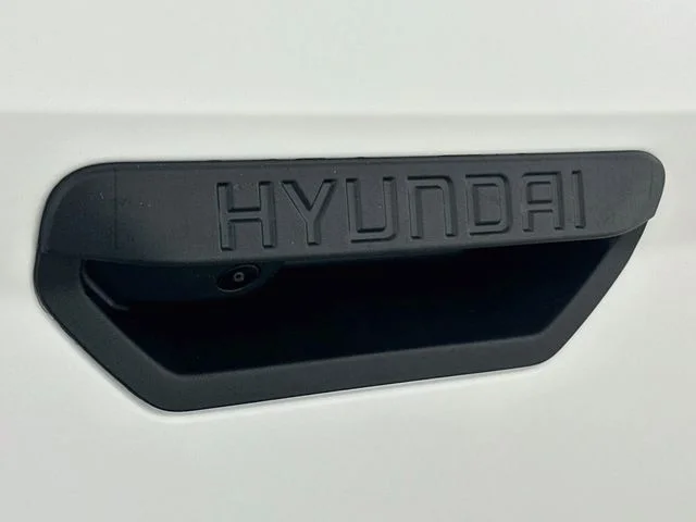 New 2027 White Hyundai SEL image 23