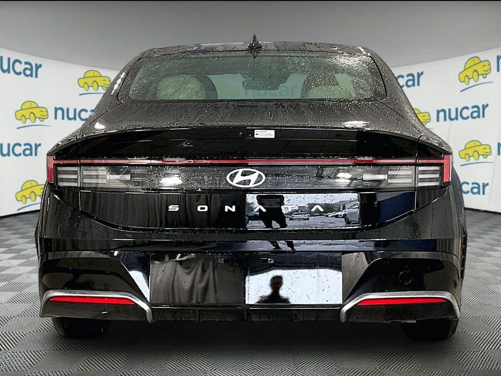 Used 2025 Black Hyundai SEL image 5