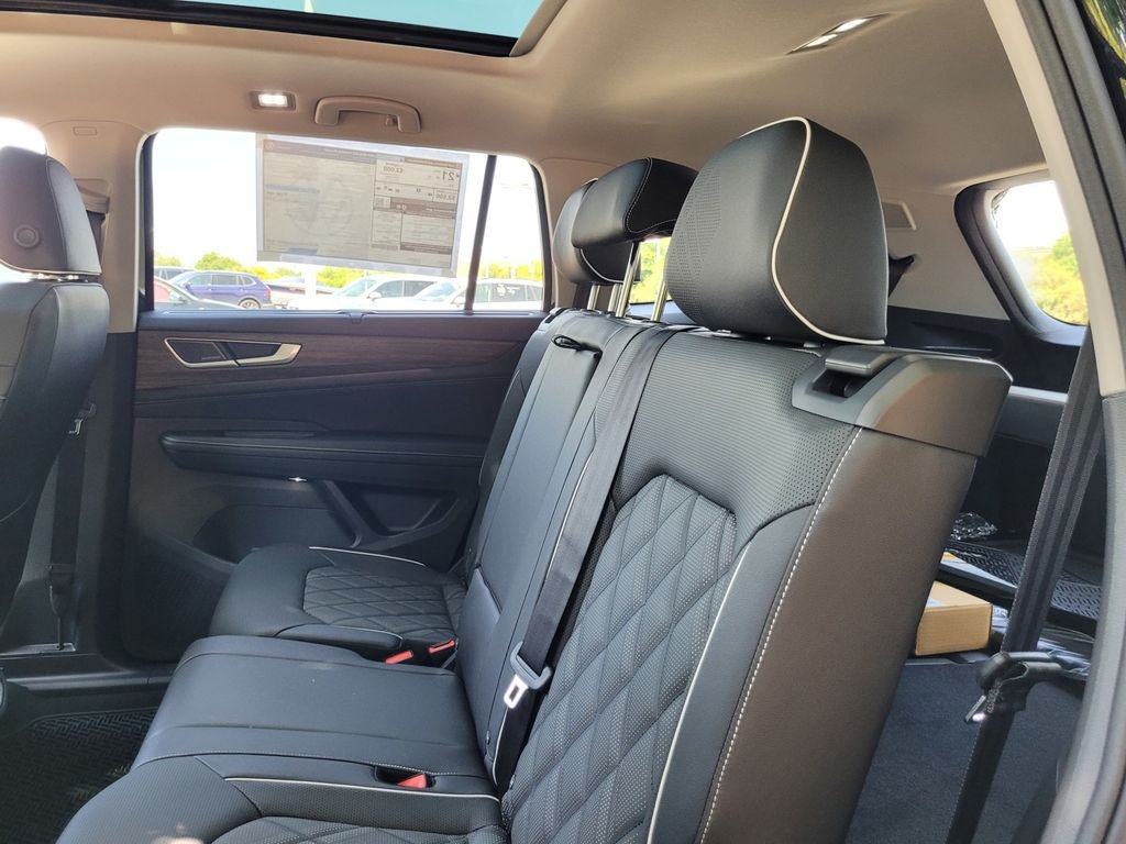 2025 Volkswagen Atlas SEL Premium R-Line - Photo 14