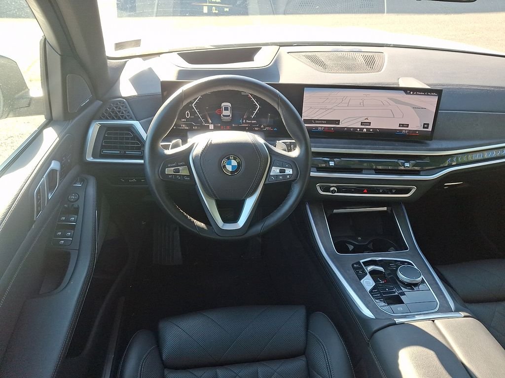 Used 2025 White Metallic BMW xDrive40i image 11