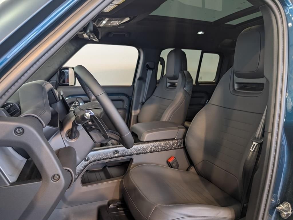 New 2026 Sargasso Blue Land Rover OCTA image 11