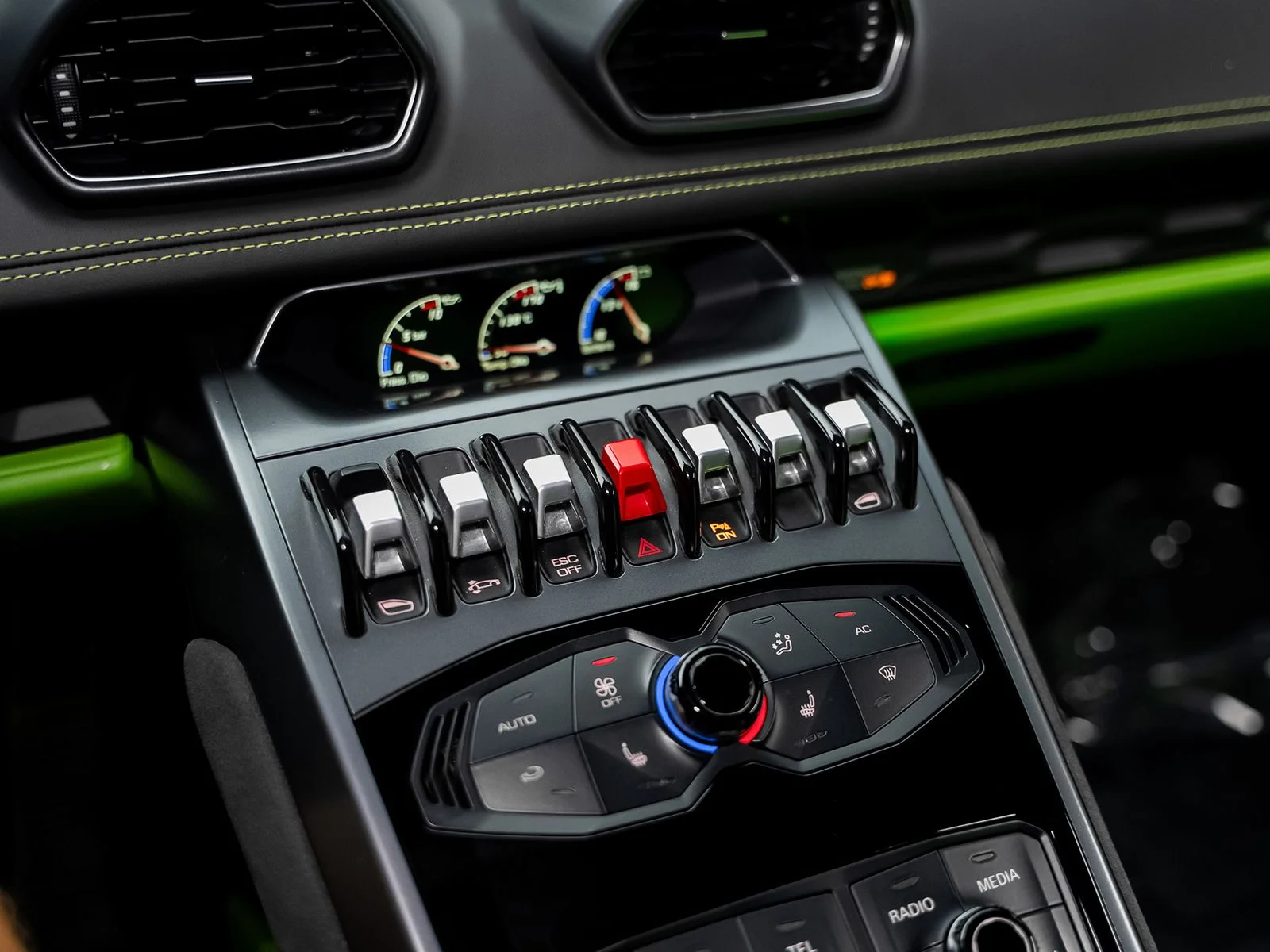 Used 2015 Green Lamborghini LP610-4 image 44