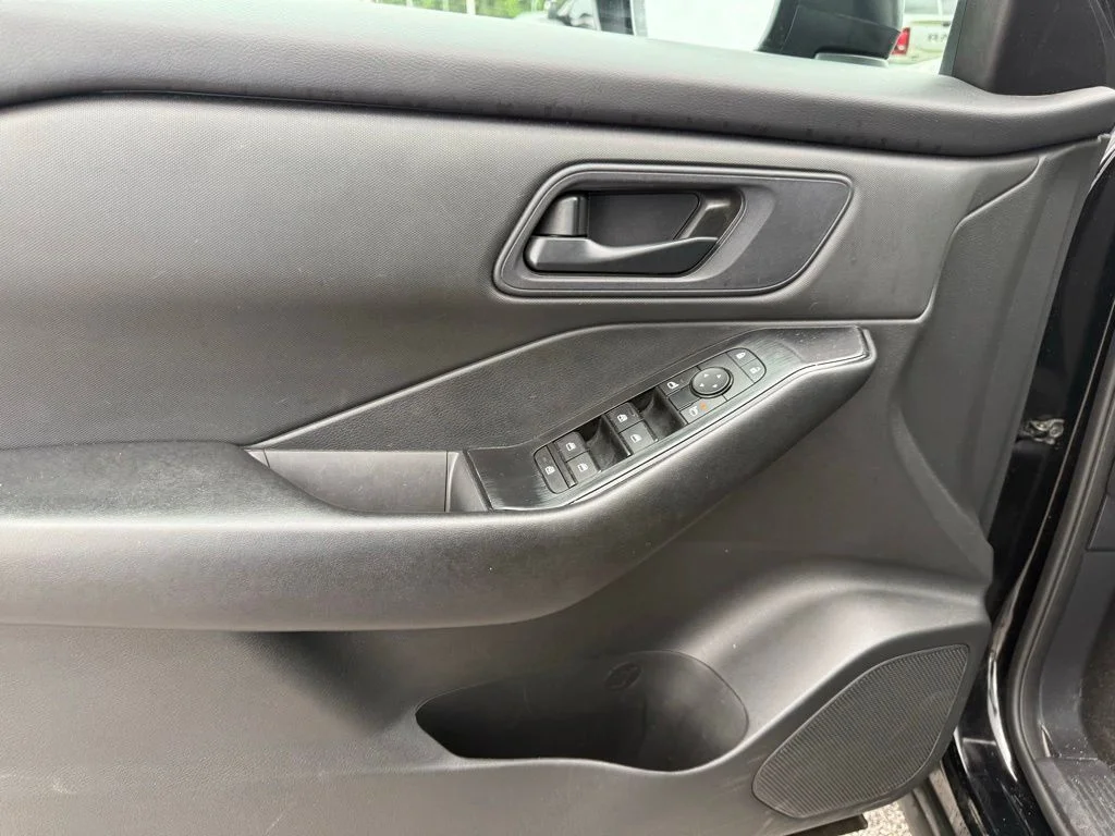 Used 2024 Black Nissan S image 5