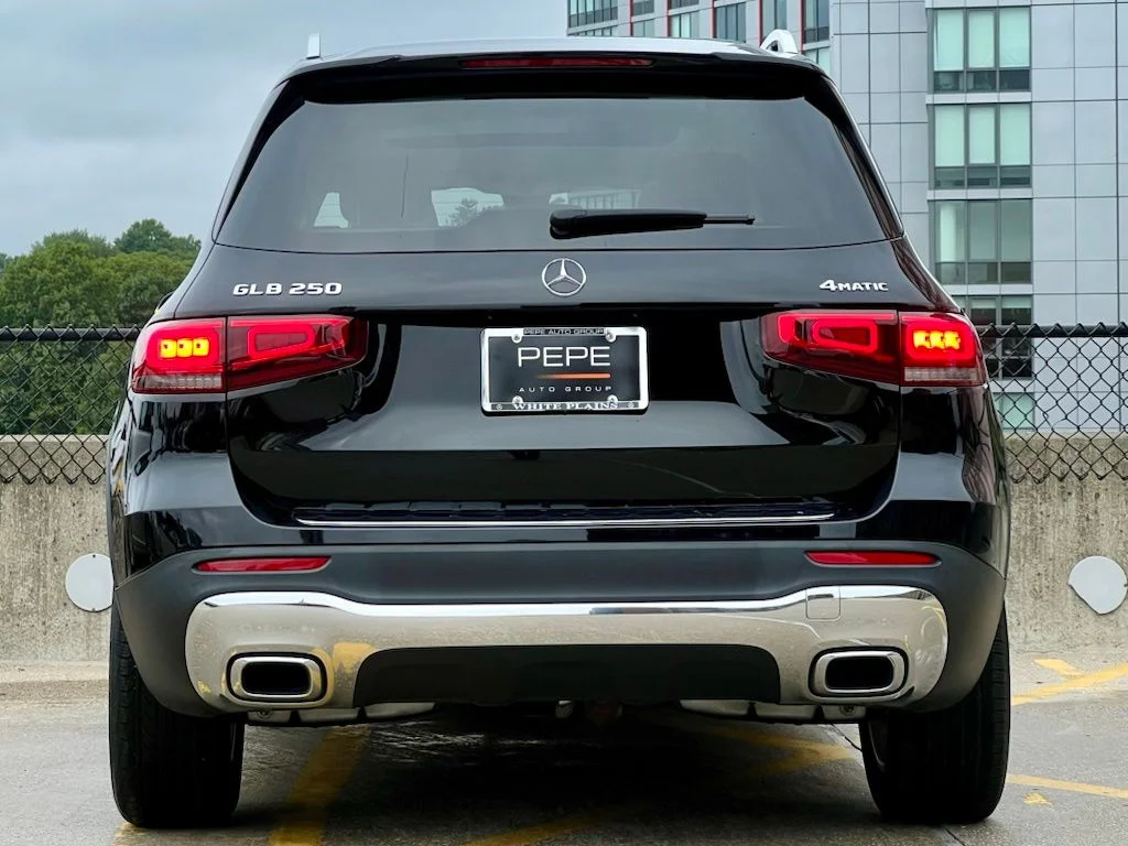 Certified Used 2023  Mercedes-Benz GLB 250 image 6
