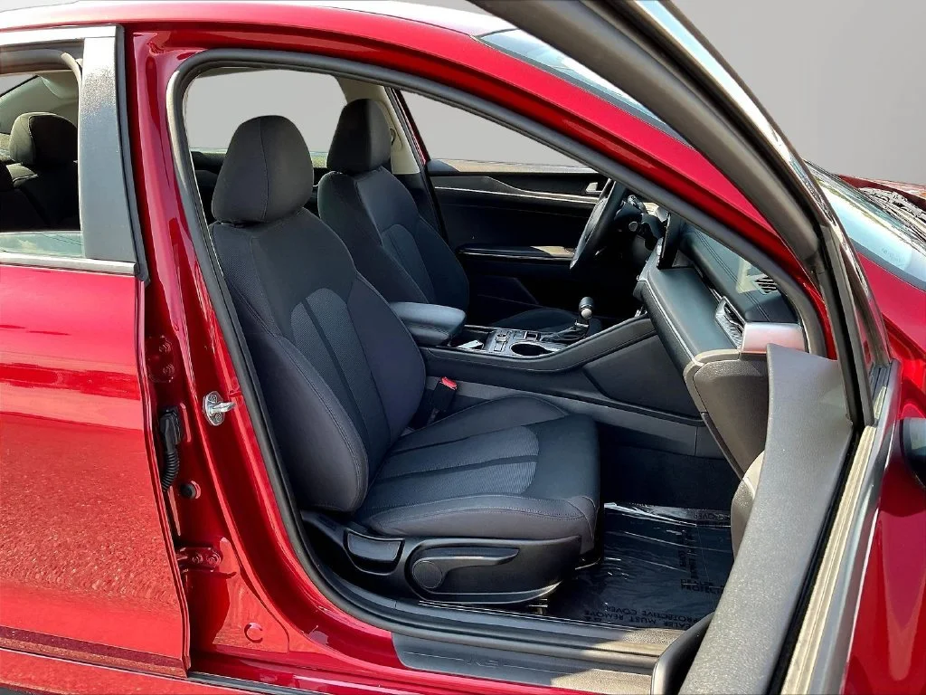 Used 2023 Red Kia LXS image 29